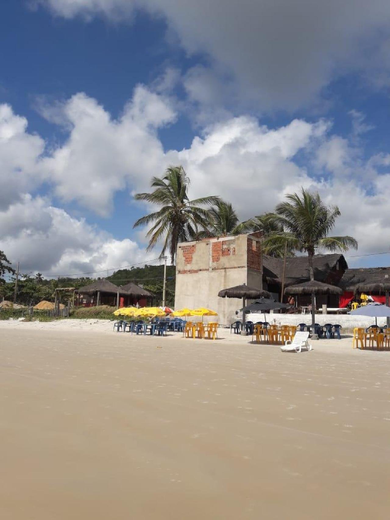 CONSTRUÇÃO IRREGULAR PROSPERA NA PRAIA DOS MILIONÁRIOS CONSTRUÇÃO IRREGULAR PROSPERA NA PRAIA DOS MILIONÁRIOS