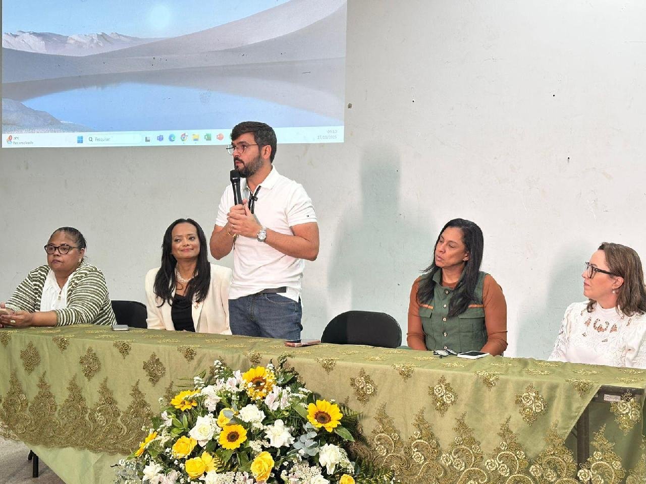 1º SEMINÁRIO DE SAÚDE DO TRABALHADOR E SAÚDE MENTAL É REALIZADO EM ILHÉUS 1º SEMINÁRIO DE SAÚDE DO TRABALHADOR E SAÚDE MENTAL É REALIZADO EM ILHÉUS