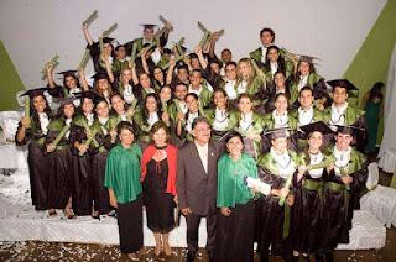 CURSO DE MEDICINA DA UESC COMPLETA 20 ANOS CURSO DE MEDICINA DA UESC COMPLETA 20 ANOS