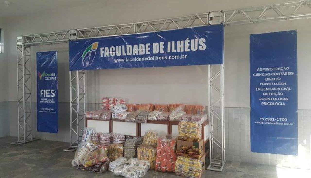 FACULDADE DE ILHÉUS DOA 500 QUILOS DE ALIMENTOS PARA DISTRIBUIÇÃO ENTRE ARTISTAS