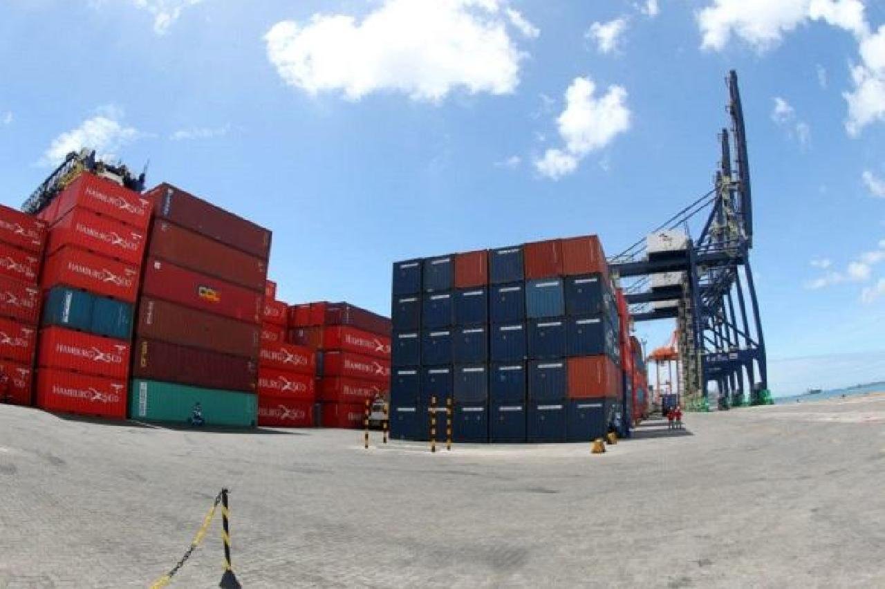 EXPORTAÇÕES BAIANAS REGISTRAM CRESCIMENTO DE 49% EXPORTAÇÕES BAIANAS REGISTRAM CRESCIMENTO DE 49%