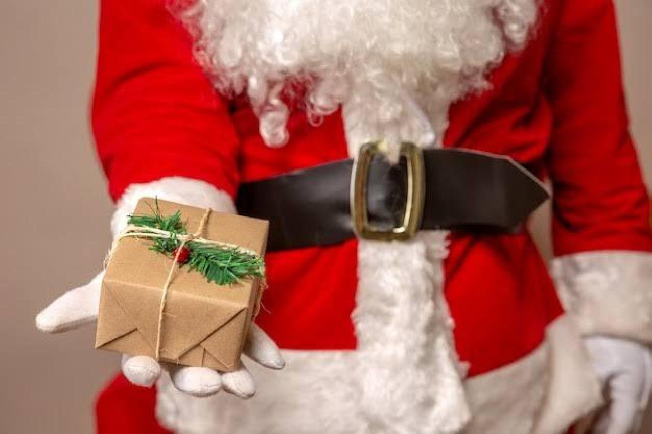 DROGARIAS VELANES REALIZA CAMPANHA DE NATAL EM COMUNIDADES DE ILHÉUS 