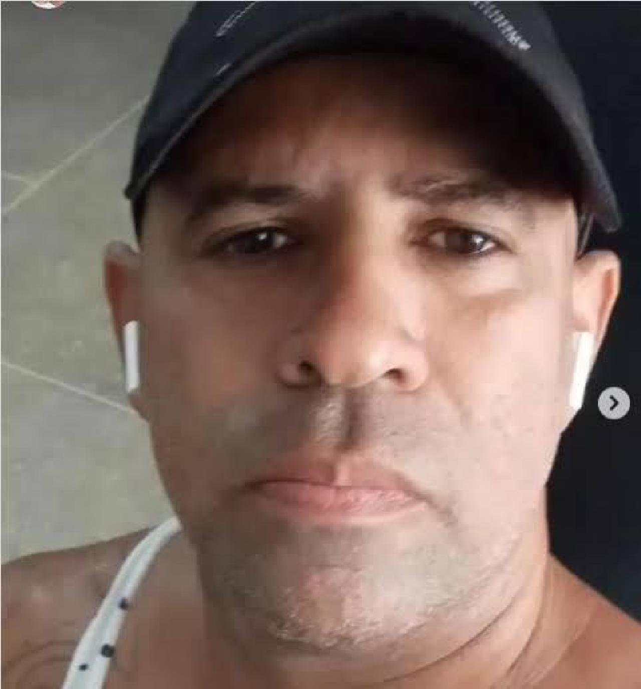 POLICIAL MILITAR ENVOLVIDO EM MORTE DE JOVEM EM ILHÉUS, SE APRESENTOU NESTA SEGUNDA-FEIRA (15) POLICIAL MILITAR ENVOLVIDO EM MORTE DE JOVEM EM ILHÉUS, SE APRESENTOU NESTA SEGUNDA-FEIRA (15)