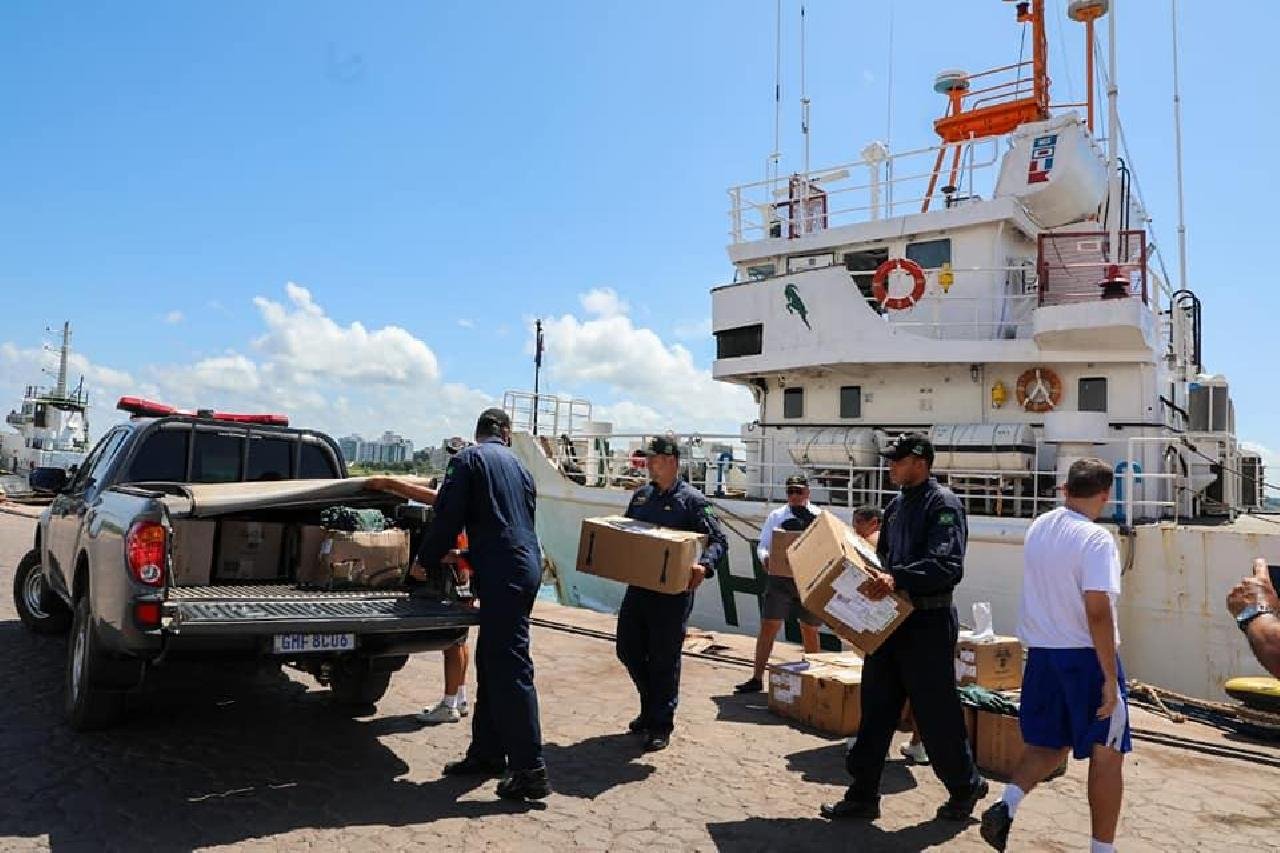 MARINHA ENVIA KITS DE EPI's PARA REFORÇAR AÇÕES DE LIMPEZA DAS PRAIAS DE ILHÉUS