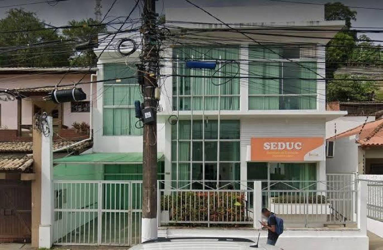 PREFEITURA DE ILHÉUS ABRE SELEÇÃO PARA CONTRATAÇÃO TEMPORÁRIA DE PROFISSIONAIS DE EDUCAÇÃO PREFEITURA DE ILHÉUS ABRE SELEÇÃO PARA CONTRATAÇÃO TEMPORÁRIA DE PROFISSIONAIS DE EDUCAÇÃO