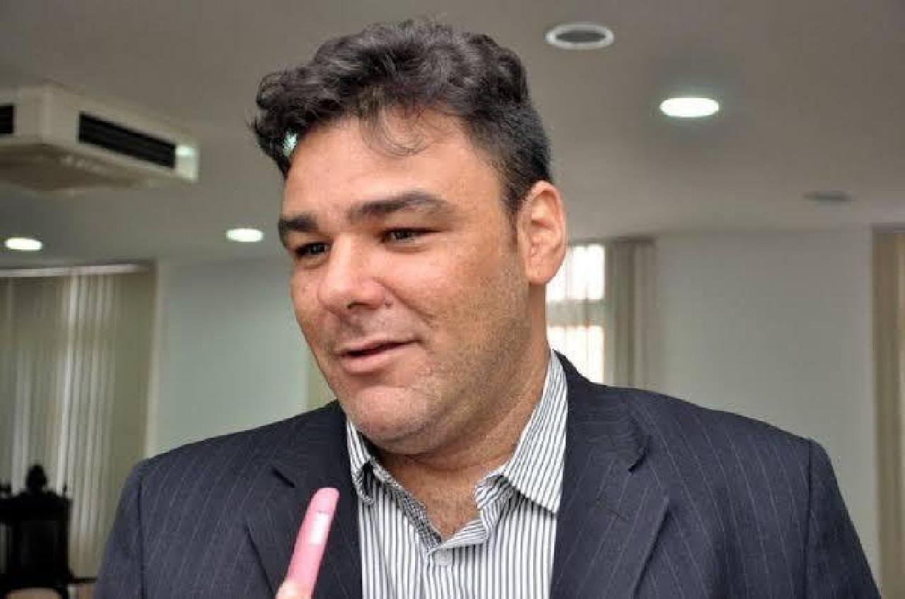 ADVOGADO E EX-SECRETÁRIO DE ADMINISTRAÇÃO DE ILHÉUS, MOZART ARAGÃO ALERTA PARA GOLPE DO FALSO ADVOGADO