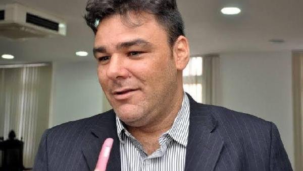 ADVOGADO E EX-SECRETÁRIO DE ADMINISTRAÇÃO DE ILHÉUS, MOZART ARAGÃO ALERTA PARA GOLPE DO FALSO ADVOGADO