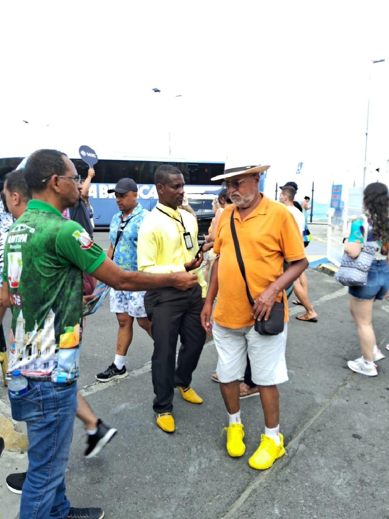 DIRETORIA DA AMTIPA REALIZA AÇÃO EM PORTO DE SALVADOR
