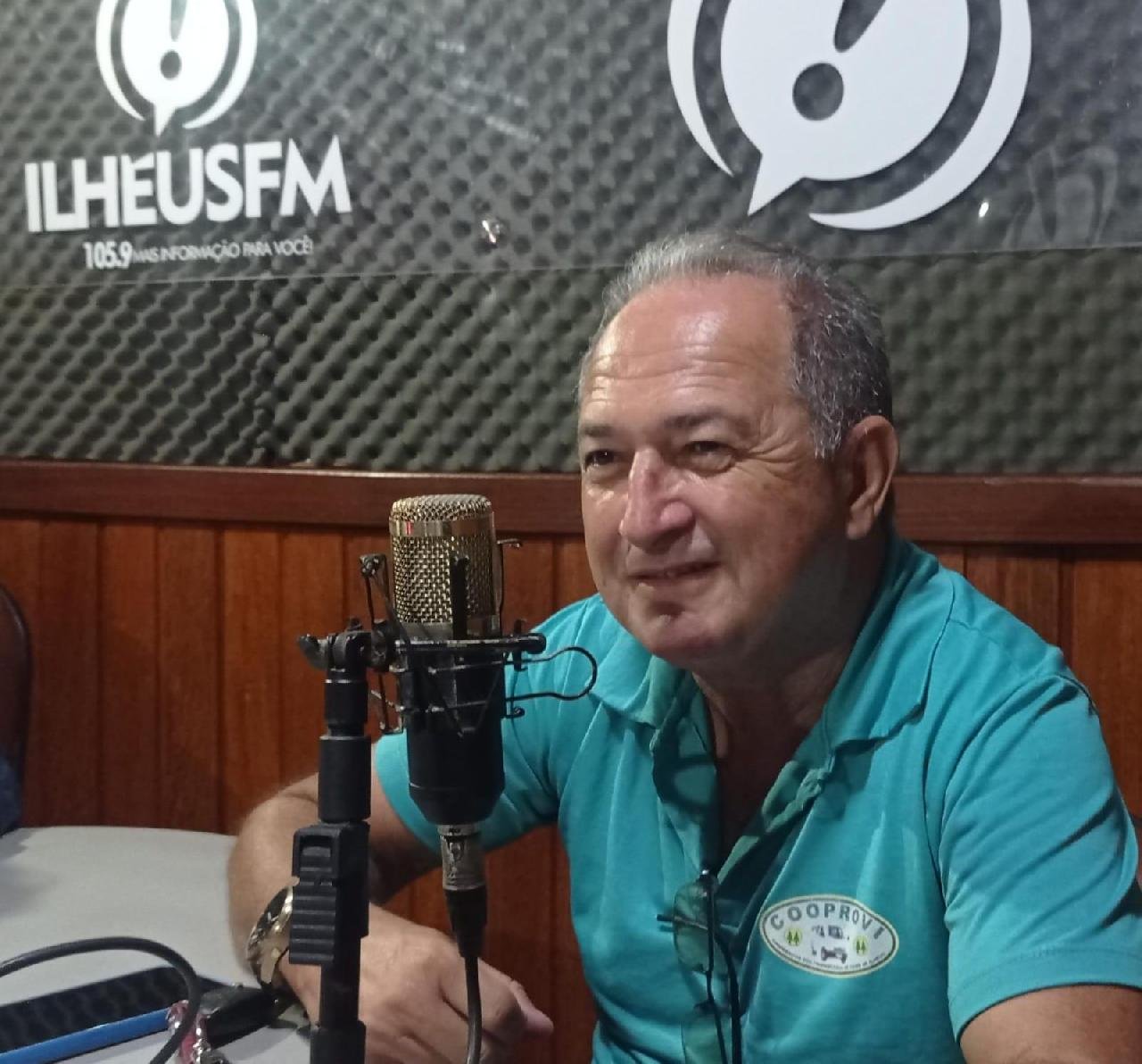 “SÃO MAIS DE 300 VANS QUE PRESTAM SERVIÇOS ESCOLAR E TURÍTICO EM ILHÉUS”, DECLAROU O PRESIDENTE DA COOPERATIVA DE VANS, CARLINHOS MENDONÇA “SÃO MAIS DE 300 VANS QUE PRESTAM SERVIÇOS ESCOLAR E TURÍTICO EM ILHÉUS”, DECLAROU O PRESIDENTE DA COOPERATIVA DE VANS, CARLINHOS MENDONÇA