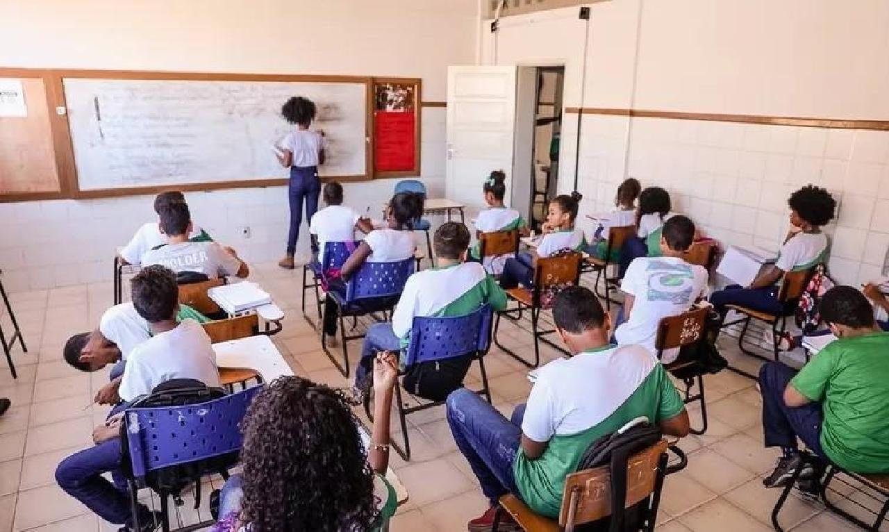 DIA DO SERVIDOR PÚBLICO: ILHÉUS ALTERA CALENDÁRIO ESCOLAR E TRANSFERE SUSPENSÃO DAS AULAS PARA 30 DE OUTUBRO