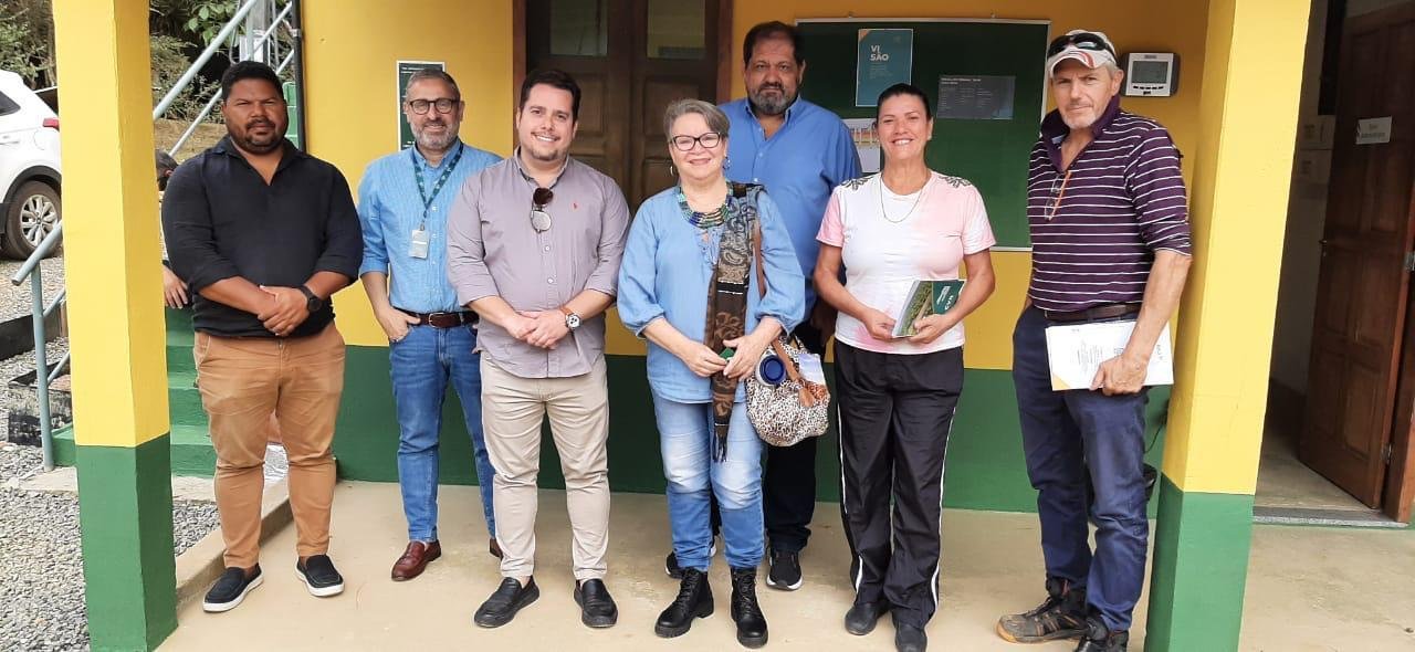 INSTITUTO NOSSA ILHÉUS VISITA INSTALAÇÕES DA CVR COSTA DO CACAU INSTITUTO NOSSA ILHÉUS VISITA INSTALAÇÕES DA CVR COSTA DO CACAU