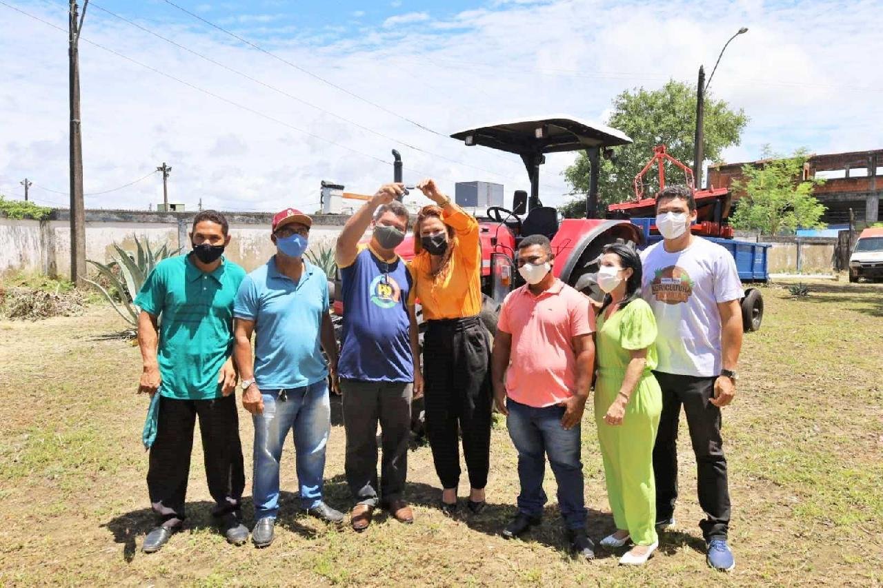 ILHÉUS: PREFEITURA LANÇA MAIS CACAU PARA MELHORIA DE CACAUICULTURA E ATIVIDADE DOS AGRICULTORES ILHÉUS: PREFEITURA LANÇA MAIS CACAU PARA MELHORIA DE CACAUICULTURA E ATIVIDADE DOS AGRICULTORES