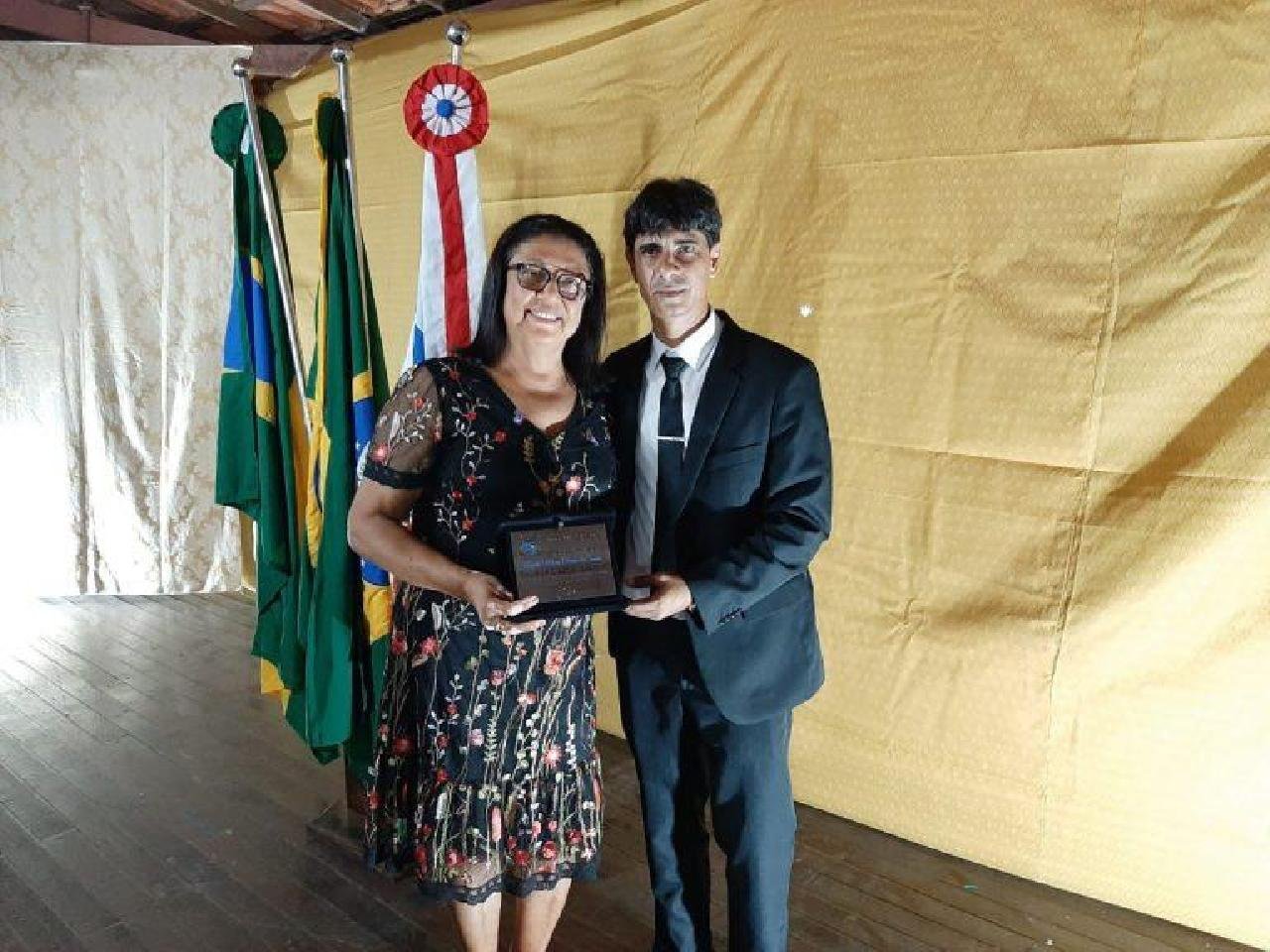 ÂNGELA SOUSA RECEBE TÍTULO DE CIDADÃ ITABELENSE