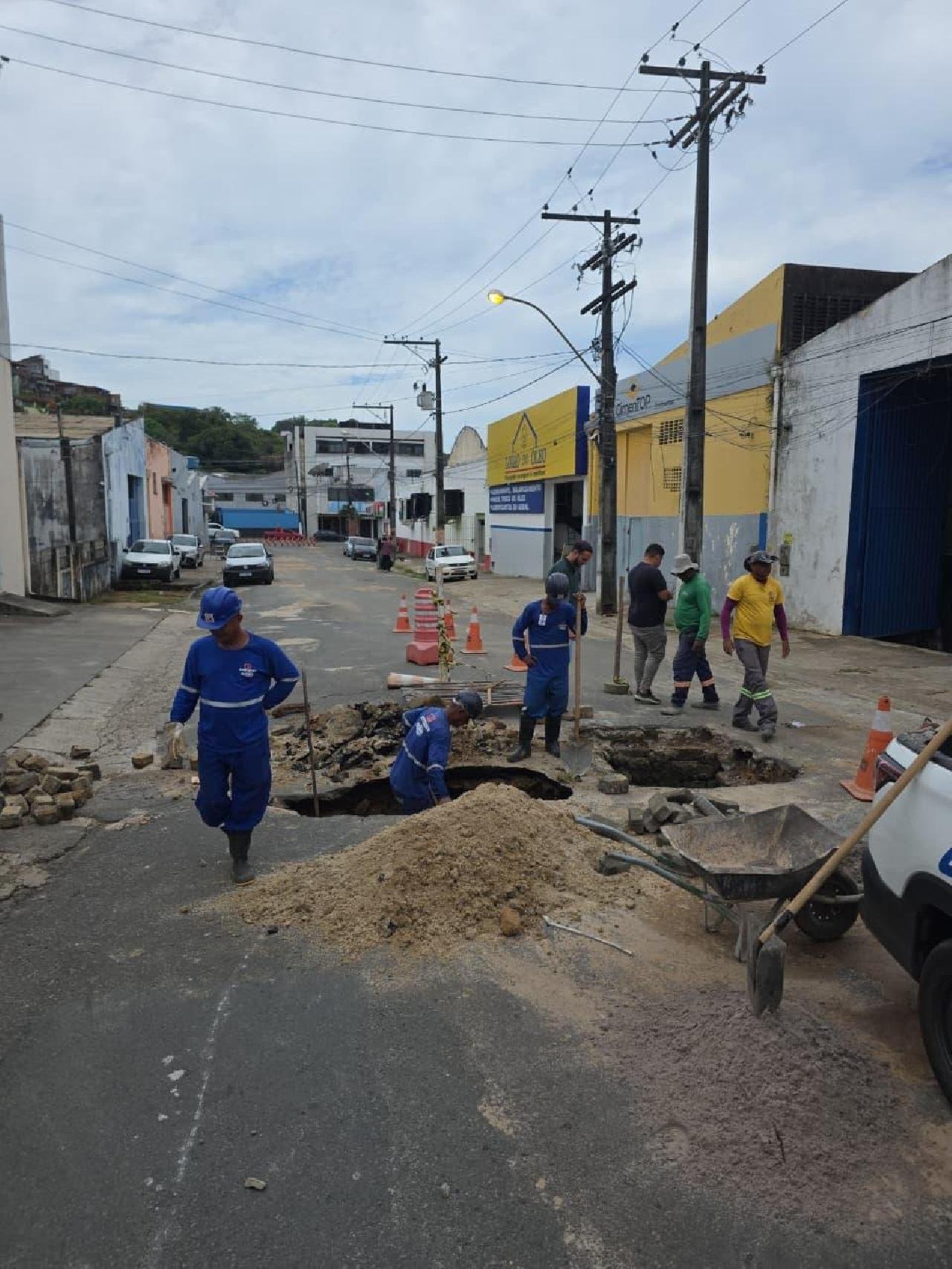 PREFEITURA ATUA NA RECUPERAÇÃO DE TRECHO DA RUA MÁRIO ALFREDO