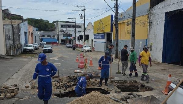 PREFEITURA ATUA NA RECUPERAÇÃO DE TRECHO DA RUA MÁRIO ALFREDO