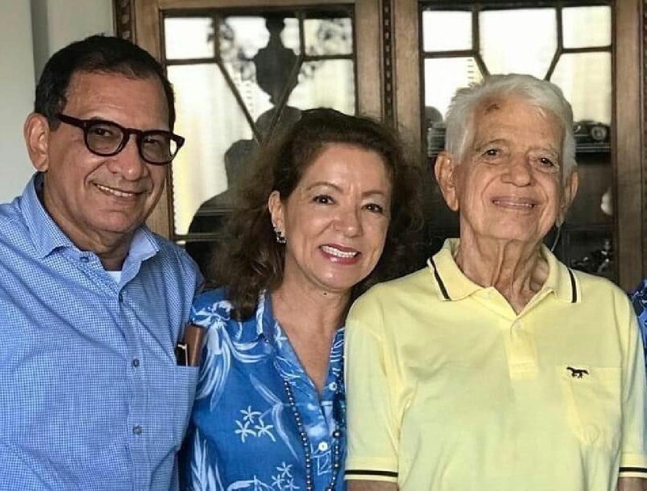 EX-PREFEITO JABES RIBEIRO LAMENTA MORTE DO PROFESSOR DOUTOR SOANE NAZARÉ EX-PREFEITO JABES RIBEIRO LAMENTA MORTE DO PROFESSOR DOUTOR SOANE NAZARÉ