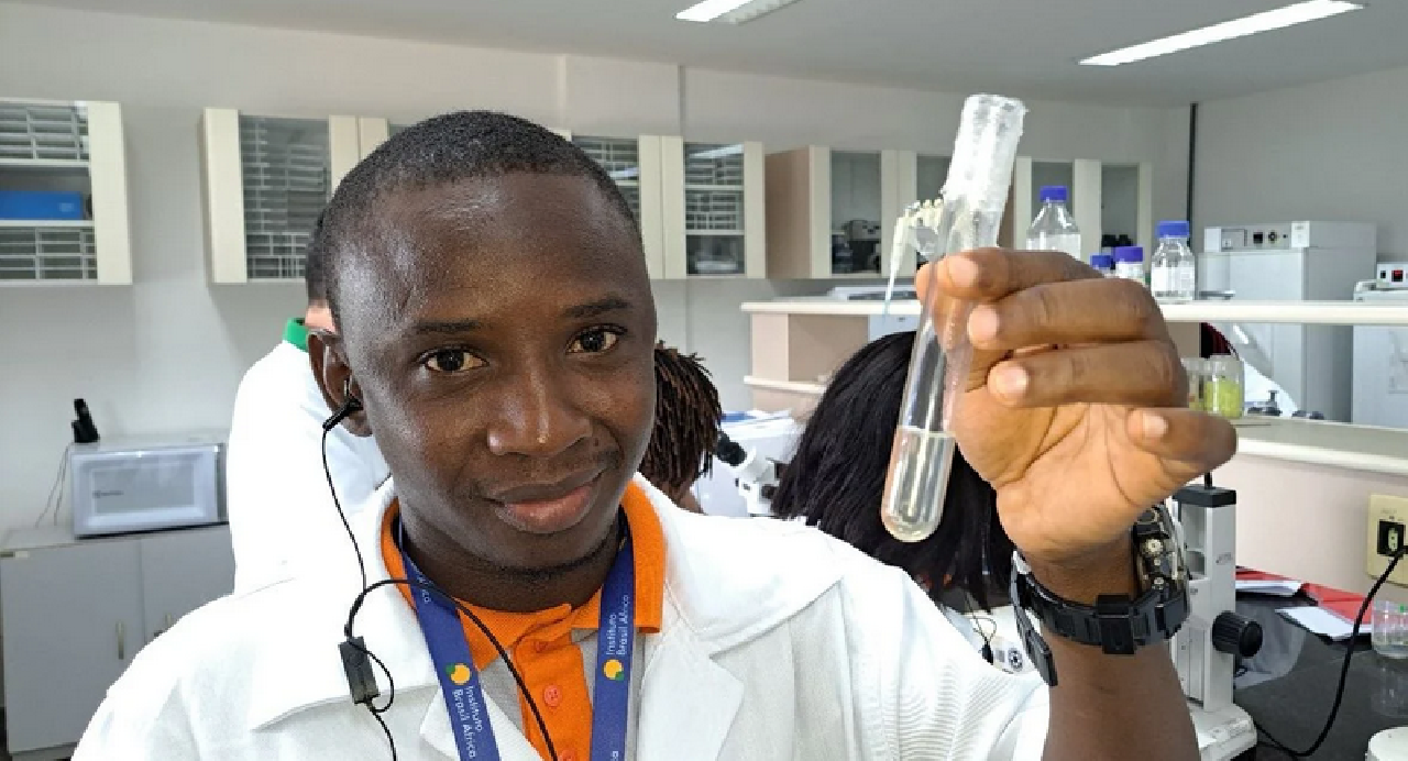 JOVENS ANGOLANOS RECEBEM FORMAÇÃO NA BAHIA PARA ATUAR NA CADEIA PRODUTIVA DO CACAU JOVENS ANGOLANOS RECEBEM FORMAÇÃO NA BAHIA PARA ATUAR NA CADEIA PRODUTIVA DO CACAU