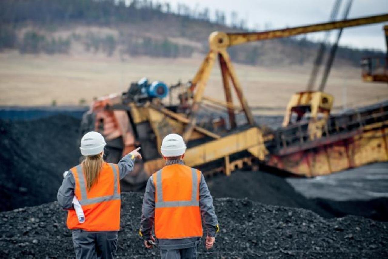 MINERAÇÃO DA BAHIA RECEBERÁ US$ 13 BILHÕES EM INVESTIMENTOS MINERAÇÃO DA BAHIA RECEBERÁ US$ 13 BILHÕES EM INVESTIMENTOS