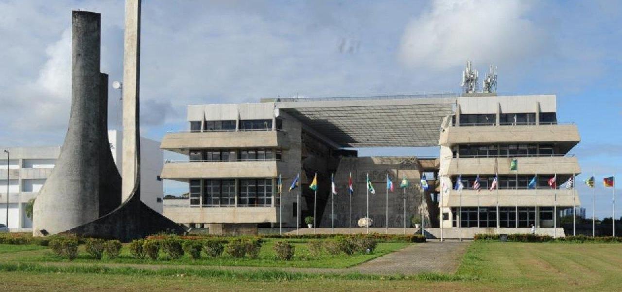 PRESIDENTE EM EXERCÍCIO DA ALBA PEDE MONITORAMENTO RIGOROSO DOS CASOS DE COVID NA CASA PRESIDENTE EM EXERCÍCIO DA ALBA PEDE MONITORAMENTO RIGOROSO DOS CASOS DE COVID NA CASA