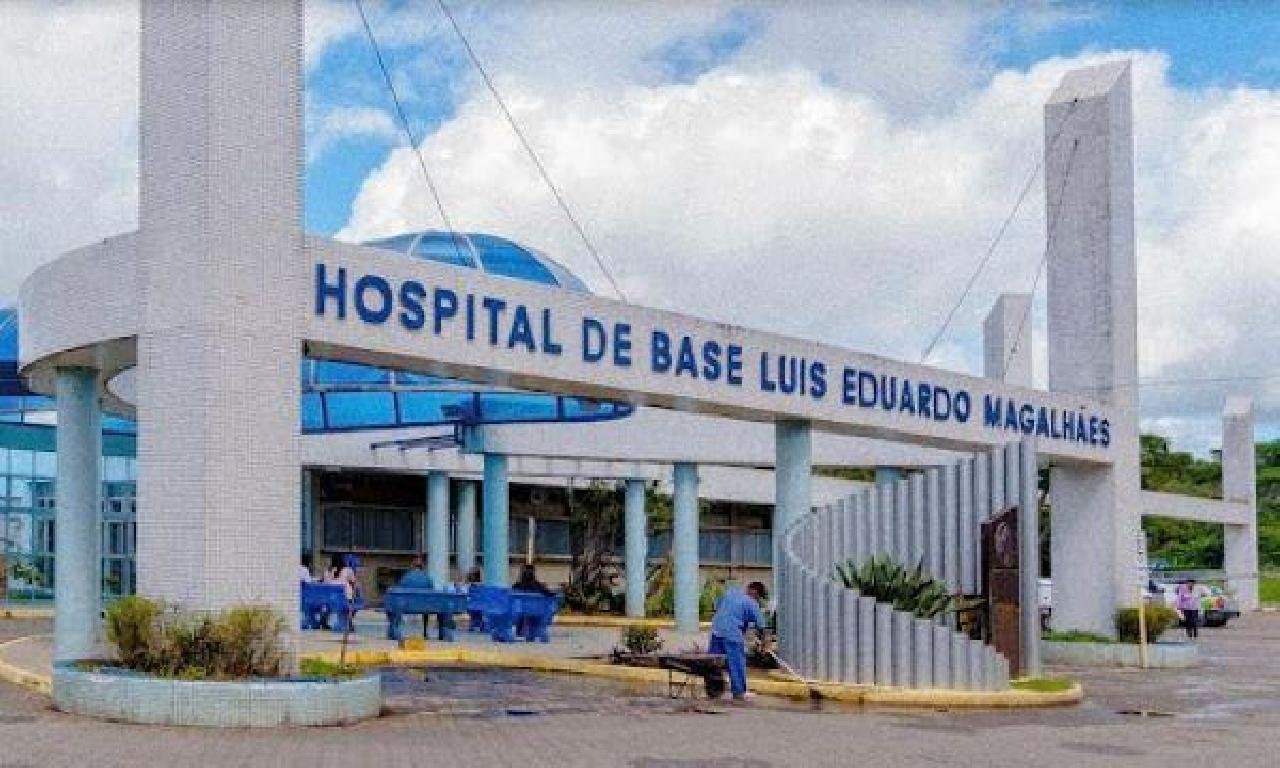 HOSPITAL REGISTRA SURTO DE COVID-19 EM ENFERMARIA, COM 17 PACIENTES INFECTADOS HOSPITAL REGISTRA SURTO DE COVID-19 EM ENFERMARIA, COM 17 PACIENTES INFECTADOS