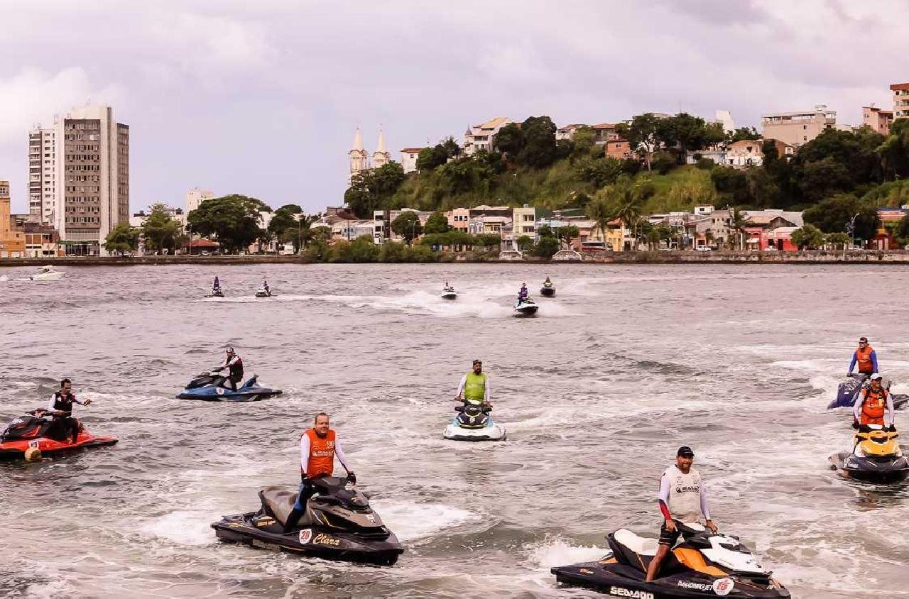 RALLY DE JET SKI LEVA COMPETIDORES DE VÁRIOS ESTADOS A PONTOS TURÍSTICOS DA BAHIA