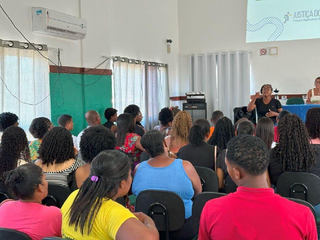 PROJETO JOVEM SOCIAL INICIA CAPACITAÇÃO DE JOVENS EM ILHÉUS PROJETO JOVEM SOCIAL INICIA CAPACITAÇÃO DE JOVENS EM ILHÉUS