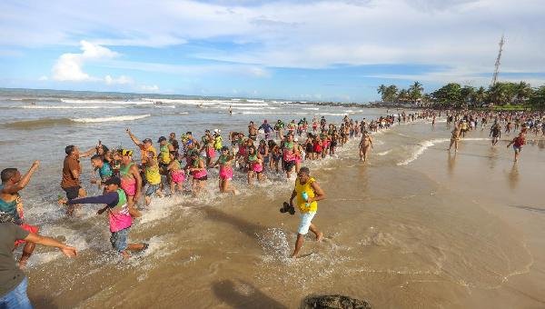 PUXADA DO MASTRO DE SÃO SEBASTIÃO MANTÉM TRADIÇÃO E REÚNE MULTIDÃO EM OLIVENÇA