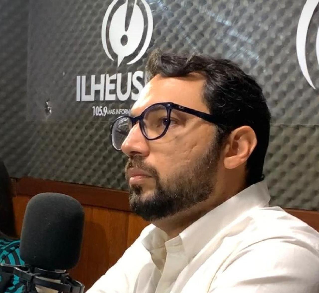 “EU GARANTO À POPULAÇÃO DE ILHÉUS QUE NESTE SEMESTRE VAMOS INICIAR AS OBRAS DO ALTO DO SOCORRO, DA LADEIRA DA TAPERA E DO BANCO DA VITÓRIA”, DIZ GABRIEL ANDRADE SOBRE AS ENCOSTAS