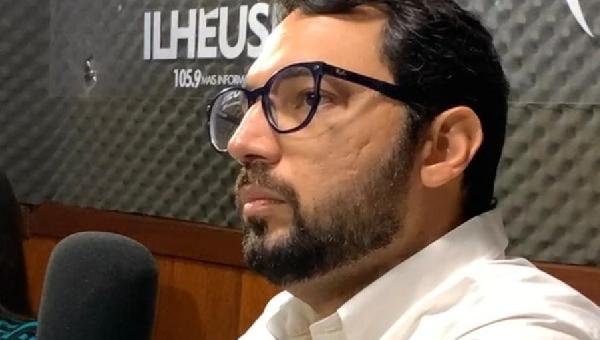 “EU GARANTO À POPULAÇÃO DE ILHÉUS QUE NESTE SEMESTRE VAMOS INICIAR AS OBRAS DO ALTO DO SOCORRO, DA LADEIRA DA TAPERA E DO BANCO DA VITÓRIA”, DIZ GABRIEL ANDRADE SOBRE AS ENCOSTAS