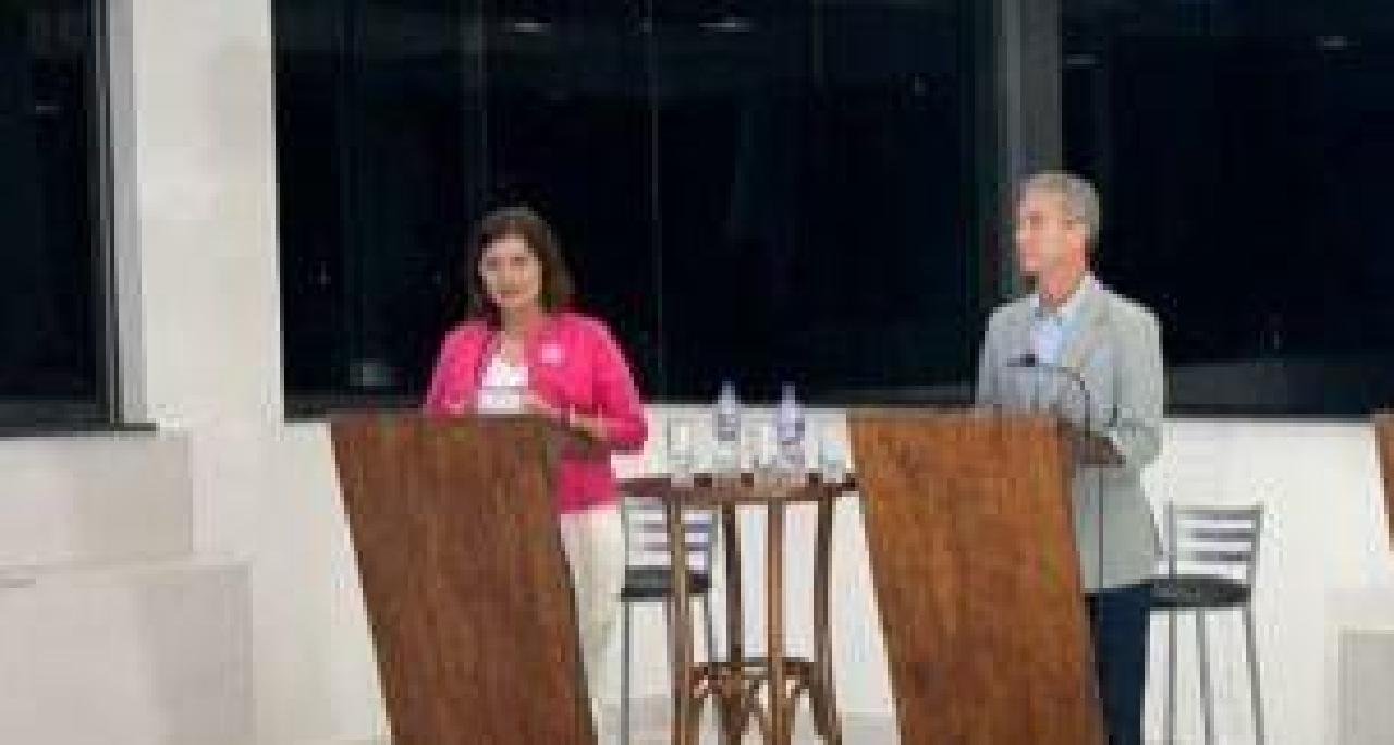 COORDENAÇÃO DE ADÉLIA CONFIRMA QUE A CANDIDATA OFERECEU AJUDA APÓS CORONEL RESENDE PASSAR MAL EM DEBATE, MAS ELE RECUSOU COORDENAÇÃO DE ADÉLIA CONFIRMA QUE A CANDIDATA OFERECEU AJUDA APÓS CORONEL RESENDE PASSAR MAL EM DEBATE, MAS ELE RECUSOU
