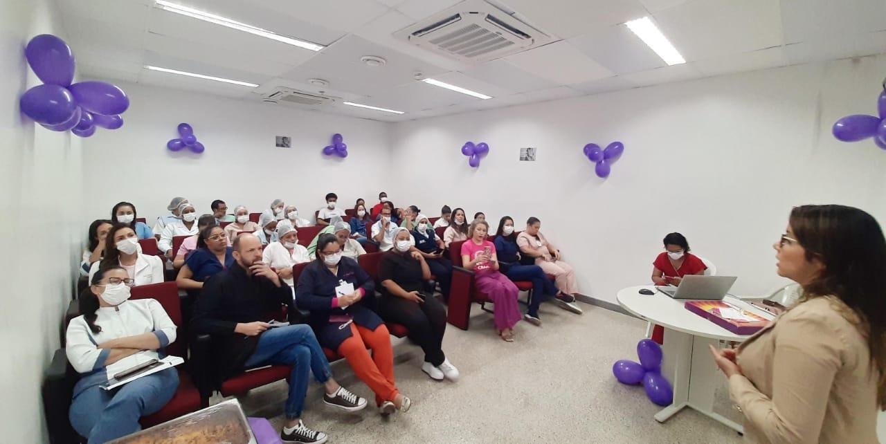 HOSPITAL REGIONAL COSTA DO CACAU CELEBRA AGOSTO LILÁS COM PALESTRA SOBRE COMBATE À VIOLÊNCIA CONTRA MULHER HOSPITAL REGIONAL COSTA DO CACAU CELEBRA AGOSTO LILÁS COM PALESTRA SOBRE COMBATE À VIOLÊNCIA CONTRA MULHER