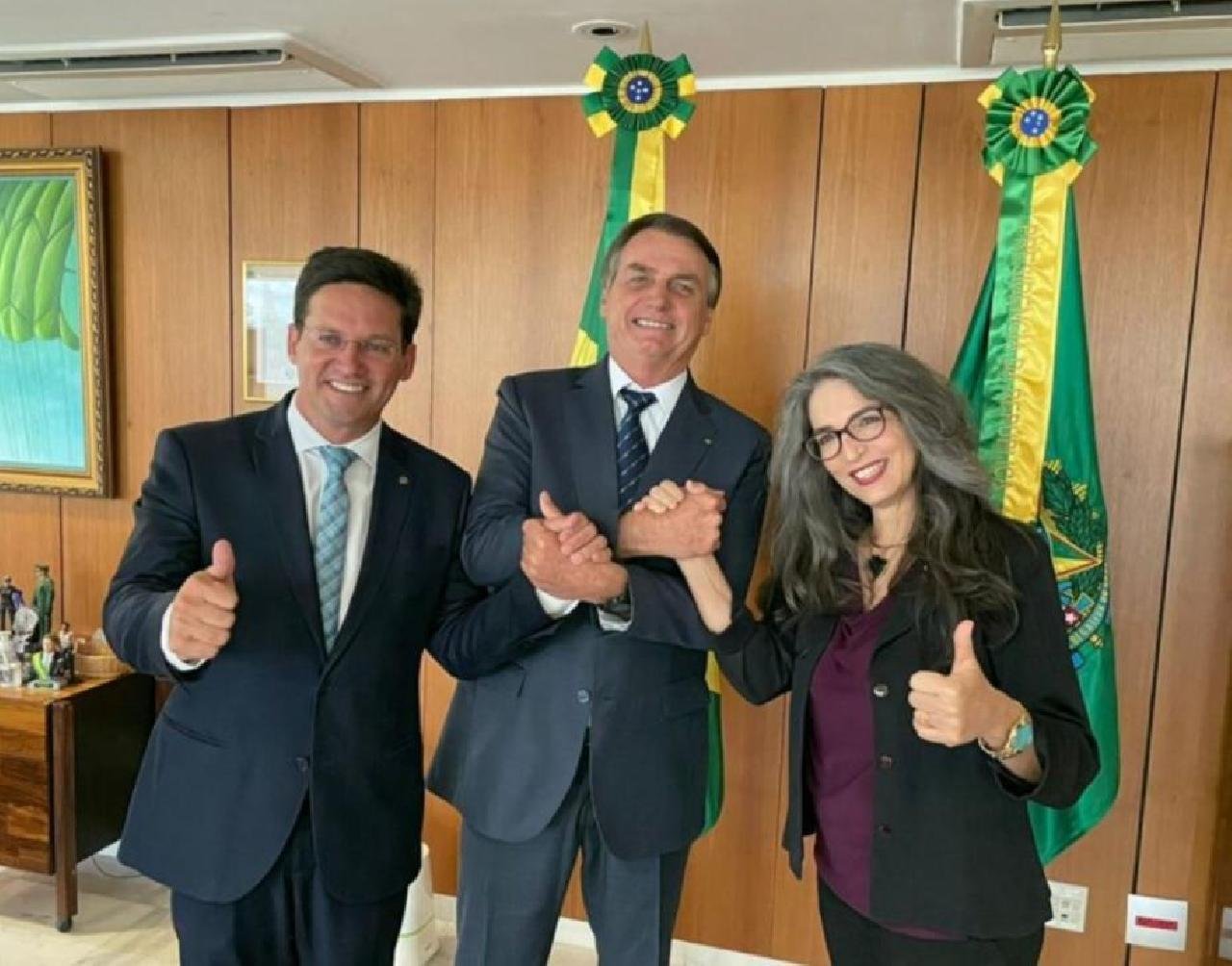 AO LADO DE BOLSONARO E ROMA, RAISSA SOARES ANUNCIA PRÉ-CANDIDATURA AO SENADO AO LADO DE BOLSONARO E ROMA, RAISSA SOARES ANUNCIA PRÉ-CANDIDATURA AO SENADO