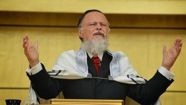 VÍDEO: EDIR MACEDO DIZ QUE CORONAVÍRUS É INOFENSIVO E TÁTICA DE SATANÁS