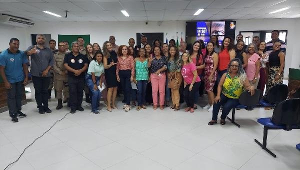 CÂMARA DE ILHÉUS REALIZA AUDIÊNCIA PÚBLICA E DISCUTE SOBRE A VIOLÊNCIA CONTRA A MULHER