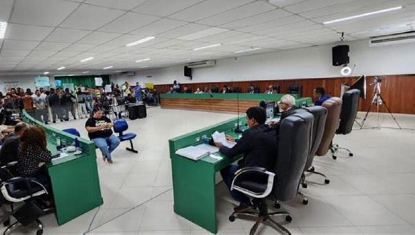 VEREADORES APROVAM AS CONTAS DE 2016 DA GESTÃO DE JABES RIBEIRO 