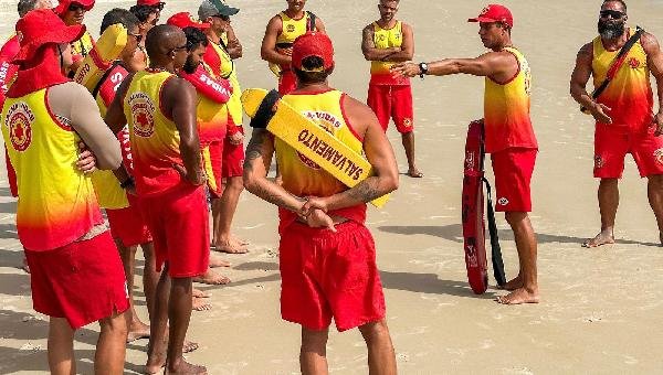 CORPO DE SALVA-VIDAS DE ILHÉUS REALIZA CURSO DE NIVELAMENTO