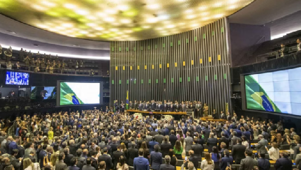 PL DO ABORTO DEVE ENCALHAR NO CONGRESSO APÓS PROTESTOS E REJEIÇÃO