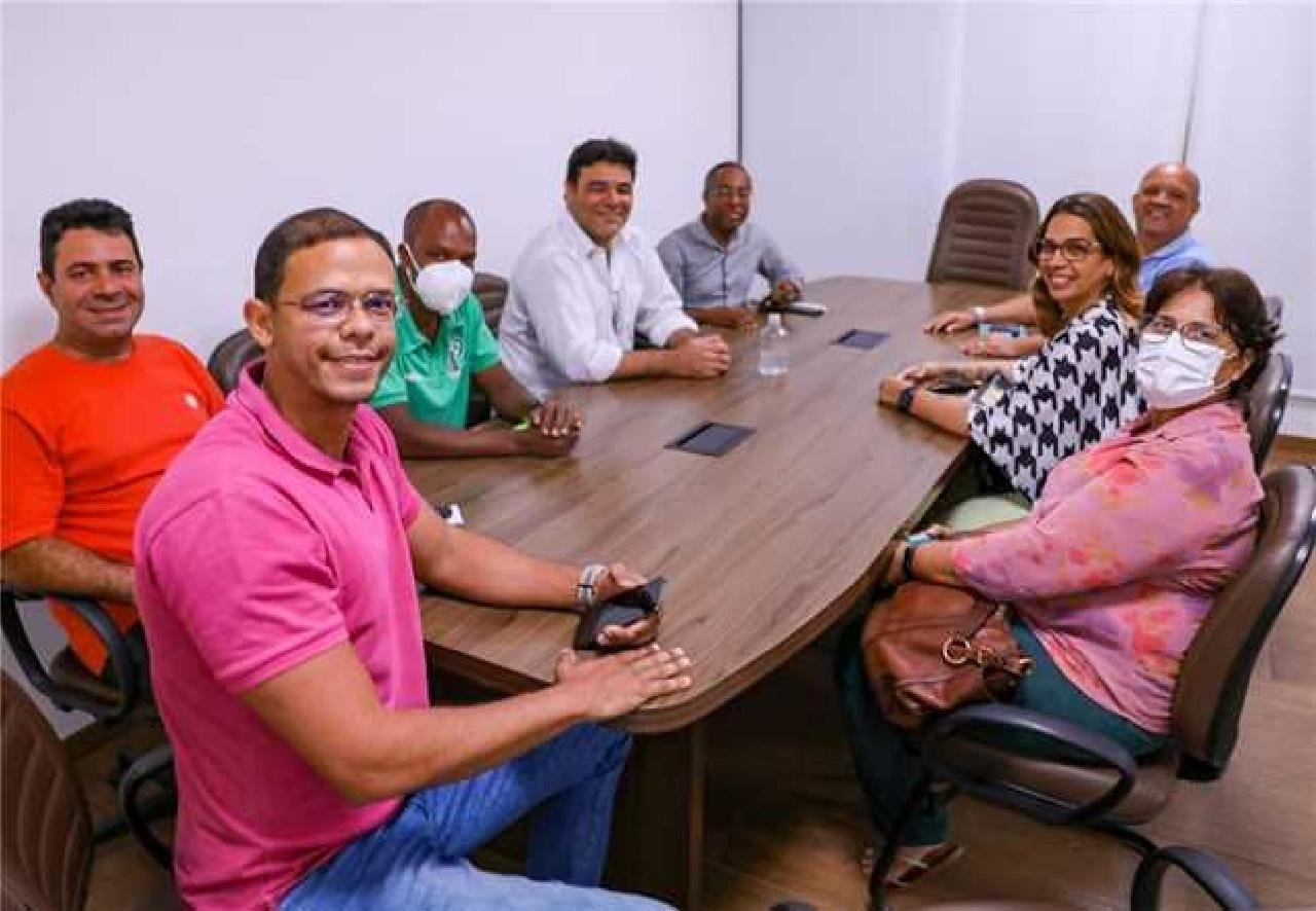 PREFEITURA DE ILHÉUS RECEBE MORADORES DA TAPERA PARA DISCUTIR DEMANDAS DO BAIRRO PREFEITURA DE ILHÉUS RECEBE MORADORES DA TAPERA PARA DISCUTIR DEMANDAS DO BAIRRO