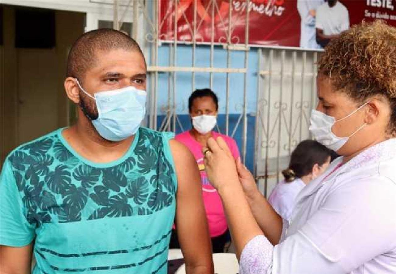 COVID 19: ILHÉUS REDUZ INTERVALO DA DOSE DE REFORÇO DE CINCO PARA QUATRO MESES COVID 19: ILHÉUS REDUZ INTERVALO DA DOSE DE REFORÇO DE CINCO PARA QUATRO MESES