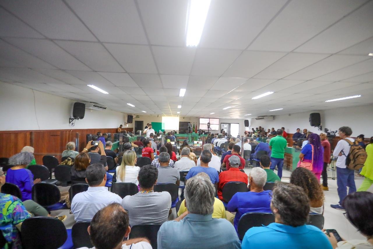 CÂMARA DE ILHÉUS REALIZA AUDIÊNCIA PÚBLICA SOBRE A PARALISAÇÃO DO PORTO SUL E DA FIOL