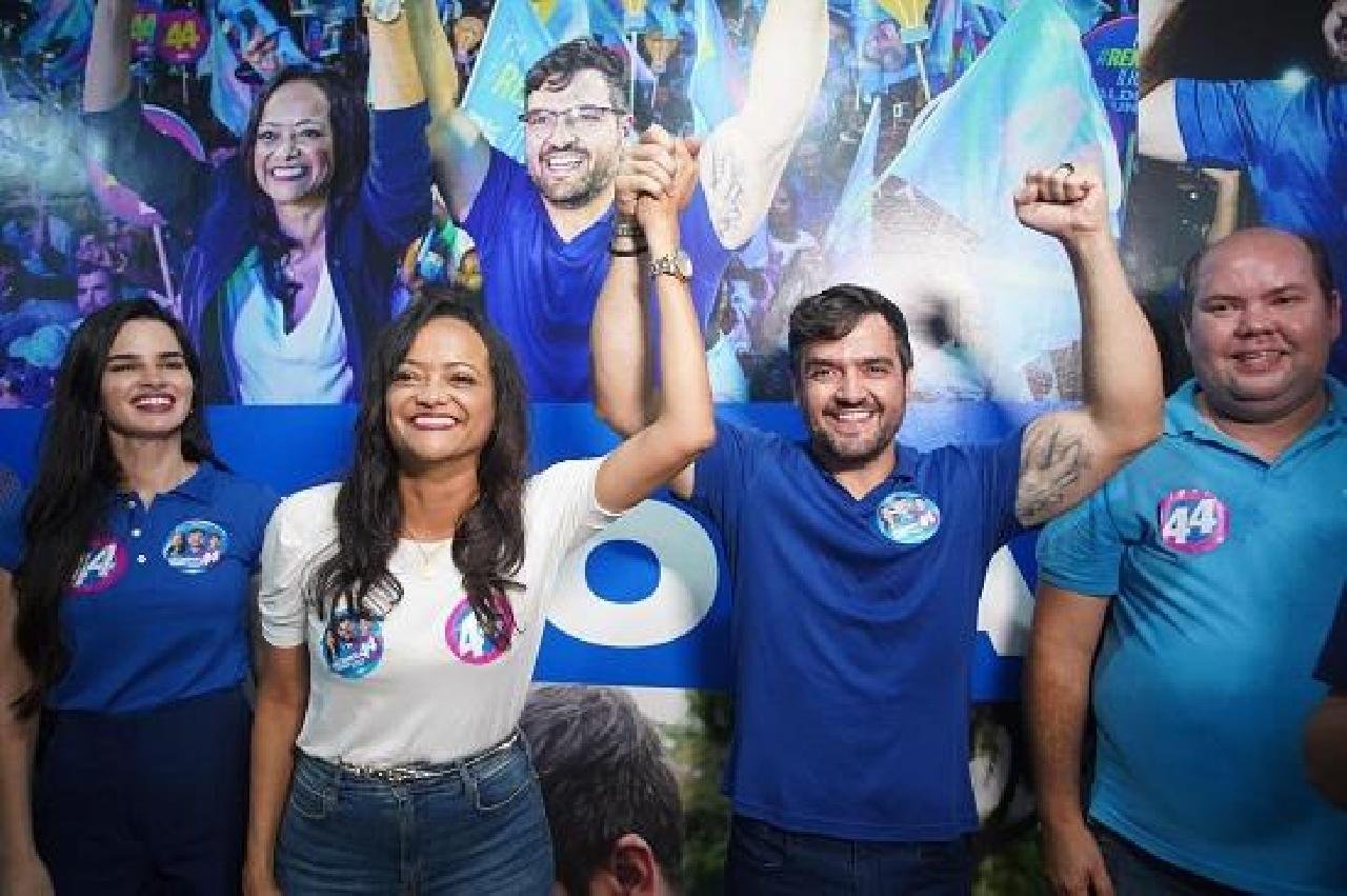 VALDERICO E WANESSA INAUGURAM COMITÊ COM A PRESENÇA DE JABES RIBEIRO EM ILHÉUS VALDERICO E WANESSA INAUGURAM COMITÊ COM A PRESENÇA DE JABES RIBEIRO EM ILHÉUS