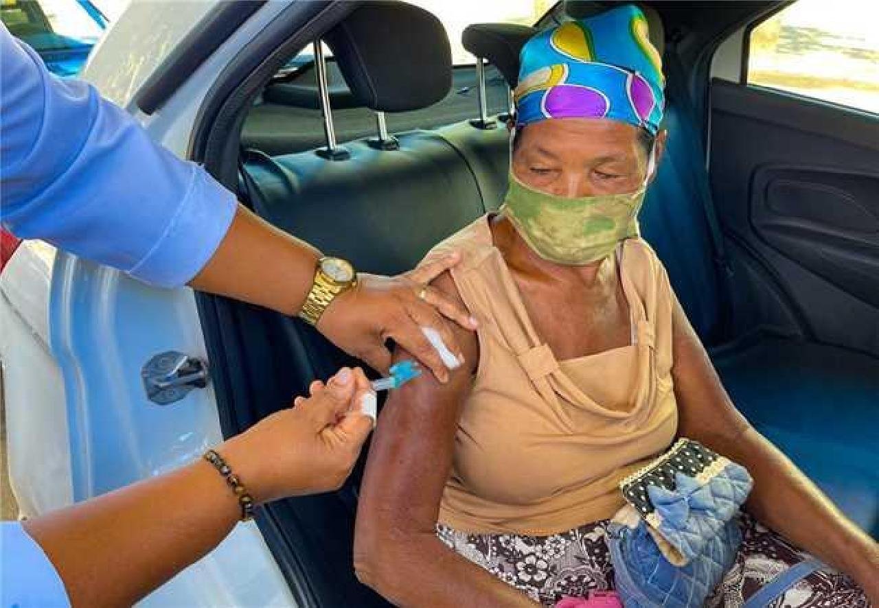 COVID-19: ILHÉUS RETOMA DRIVE-THRU DE VACINAÇÃO PARA IDOSOS DE 61+ NESTA SEGUNDA (19) COVID-19: ILHÉUS RETOMA DRIVE-THRU DE VACINAÇÃO PARA IDOSOS DE 61+ NESTA SEGUNDA (19)