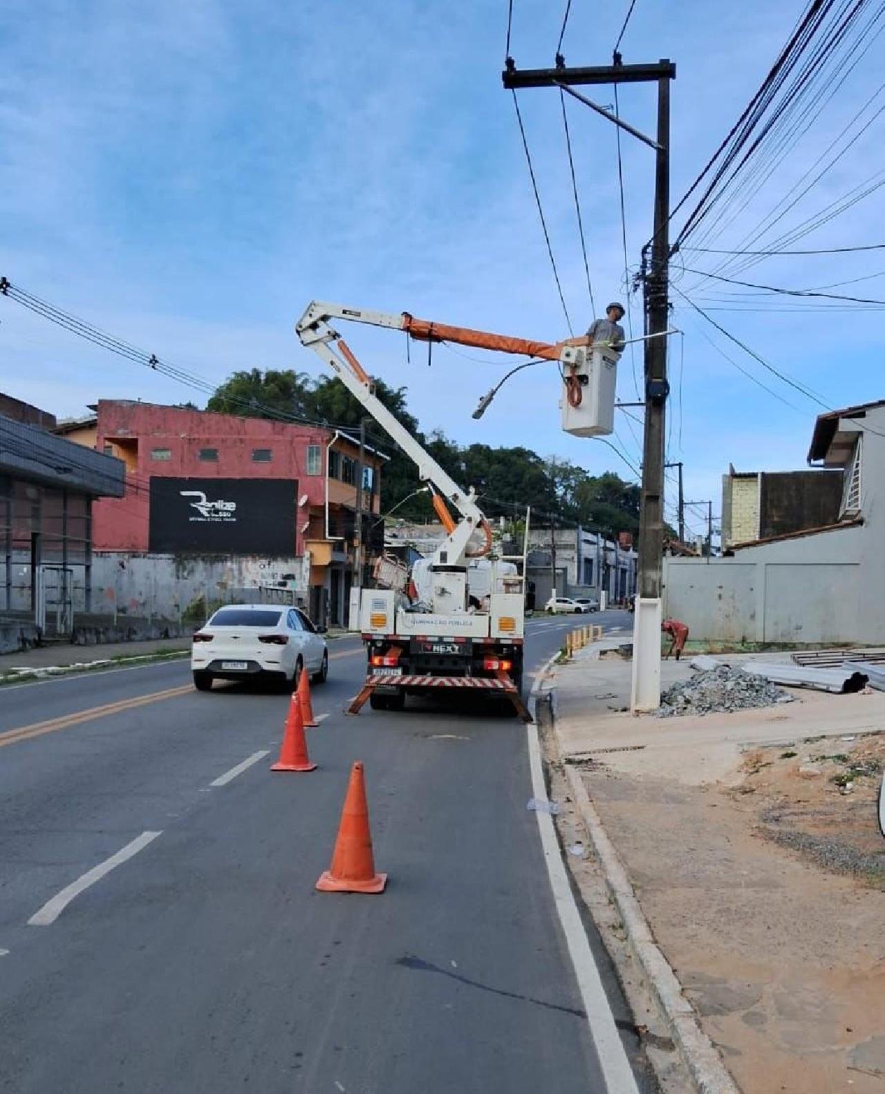 ILUMINAÇÃO EM LED É AMPLIADA EM BAIRROS E DISTRITOS DE ILHÉUS