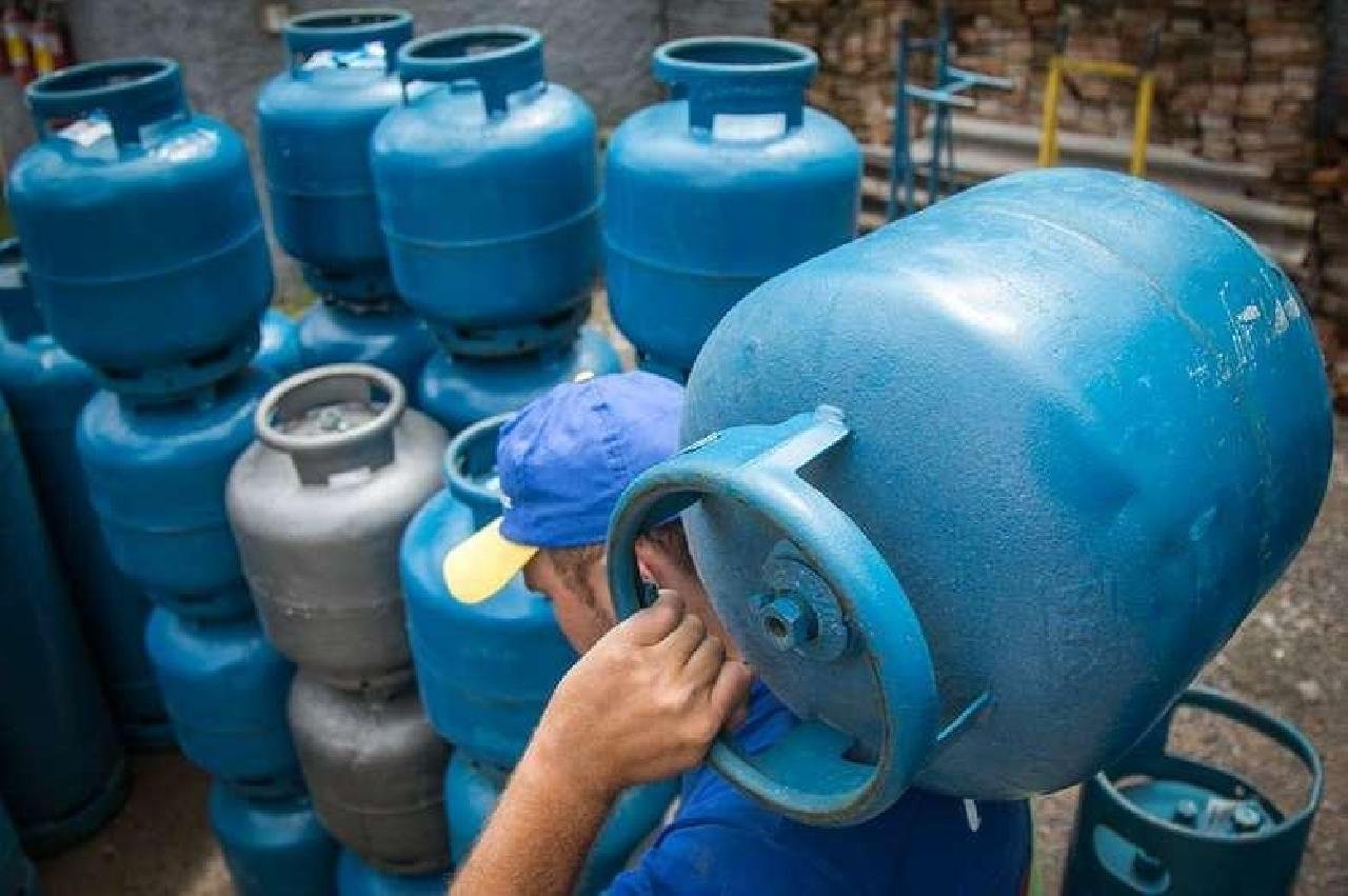 GÁS DE COZINHA FICA ATÉ R$ 10 MAIS CARO NA BAHIA APÓS NOVO REAJUSTE