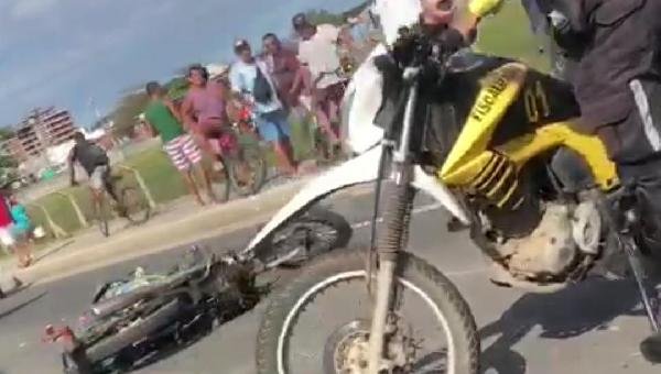 MOTOCICLISTA É ATROPELADO E MORTO POR CAMINHÃO EM ILHÉUS