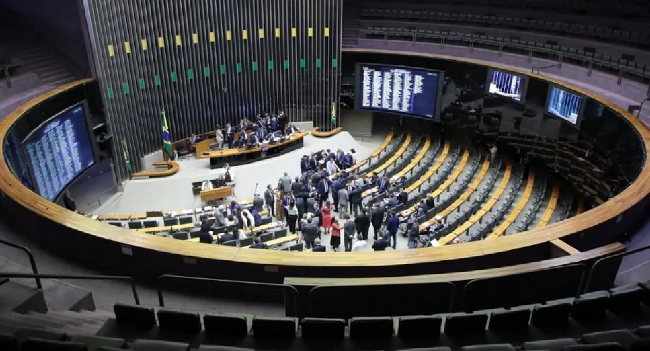CÂMARA APROVA QUE PROJETO QUE EQUIPARA ABORTO A HOMICÍDIO TRAMITE EM REGIME DE URGÊNCIA CÂMARA APROVA QUE PROJETO QUE EQUIPARA ABORTO A HOMICÍDIO TRAMITE EM REGIME DE URGÊNCIA