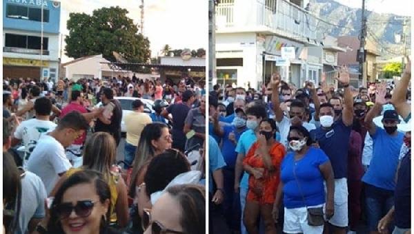 AGLOMERAÇÕES ELEITORAIS DESRESPEITAM PROTOCOLO DE SEGURANÇA CONTRA CORONAVÍRUS