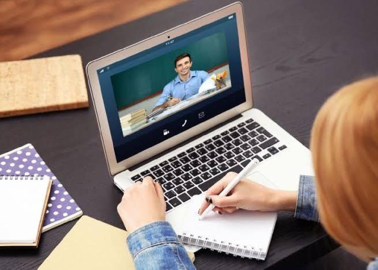 MEC AUTORIZA AULAS ONLINE NO ENSINO SUPERIOR ATÉ DEZEMBRO MEC AUTORIZA AULAS ONLINE NO ENSINO SUPERIOR ATÉ DEZEMBRO