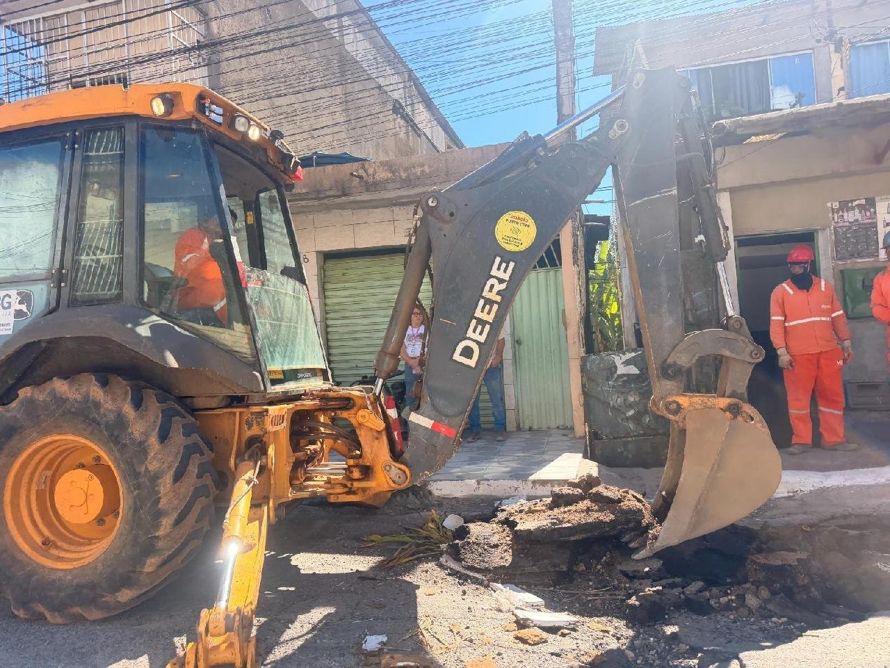 PREFEITURA COBRA AVALIAÇÃO DE CONCESSIONÁRIAS PARA IDENTIFICAR ORIGEM DE PROBLEMA EM VIA NA BARRA 