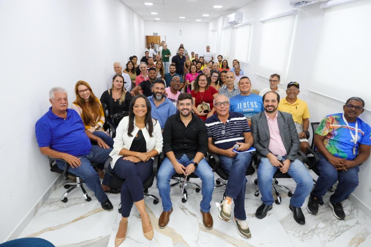 VALDERICO E WANESSA SE REÚNEM COM TRADE TURÍSTICO DE ILHÉUS PARA DISCUTIR DEMANDAS DO SETOR VALDERICO E WANESSA SE REÚNEM COM TRADE TURÍSTICO DE ILHÉUS PARA DISCUTIR DEMANDAS DO SETOR